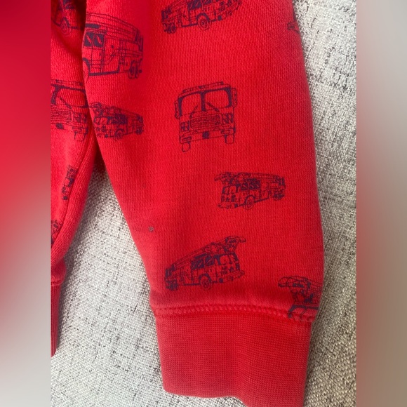 GAP Boys Red Fire Truck Hooded Zip-Up Sweater Size 4 - Cozy & Fun! - Picture 7 of 9